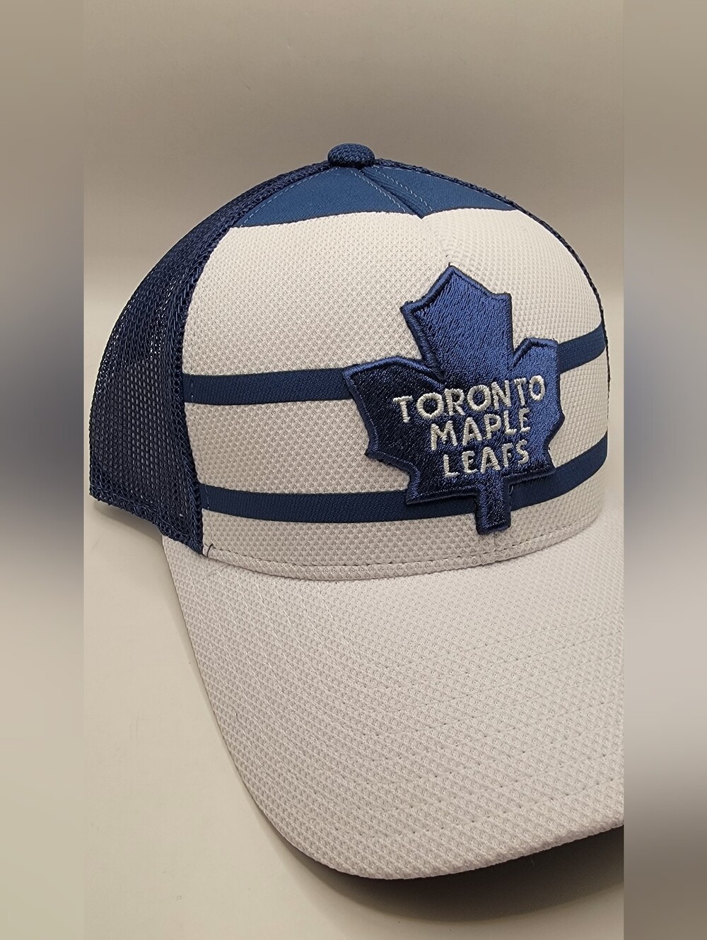 Reebok White and Blue Toronto Maple Leafs Mesh Cap